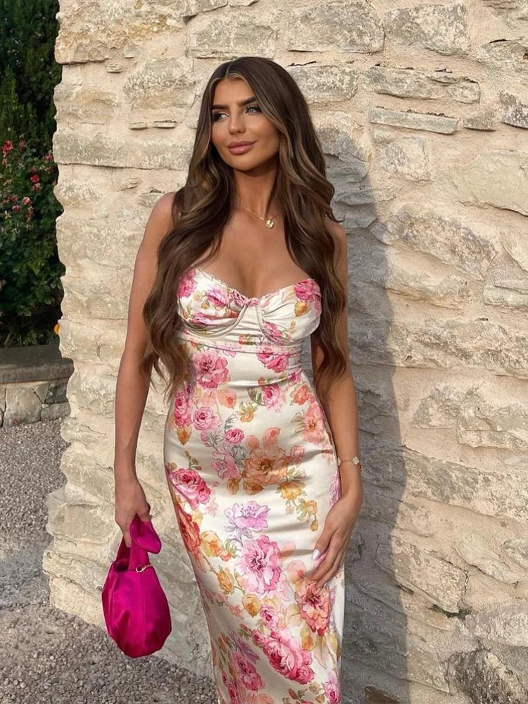 Robe en satin fleurie